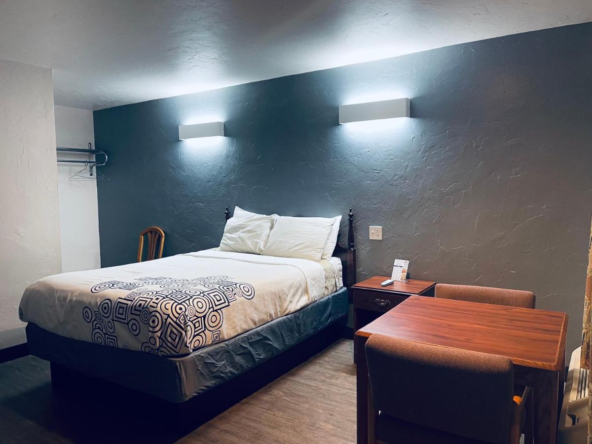 Century 21 Motel Лас Крусес Екстериор снимка
